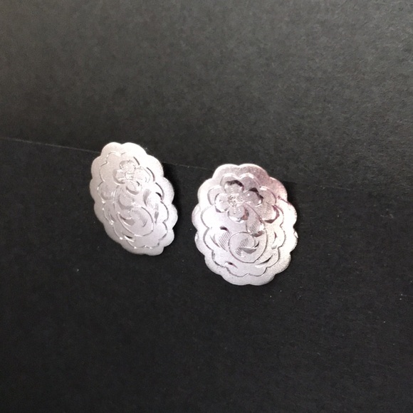 Vintage Forstner Sterling Silver Etched Brooch & Earrings, Scalloped Edges, Oval - Picture 5 of 14